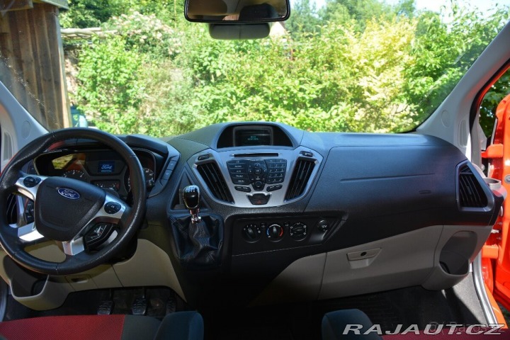 Ford Tourneo Custom 2,0   92kW,8 míst, 1. maj 2015