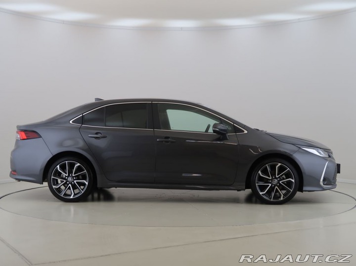 Toyota Corolla 1.8,Hybrid,Executive,CZ,1 2024