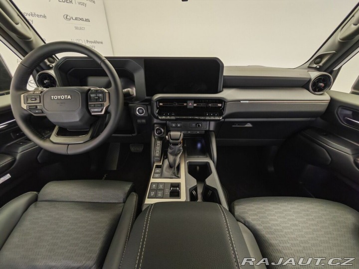 Toyota Land Cruiser 2.8 D-4D 204 k Executive 2025