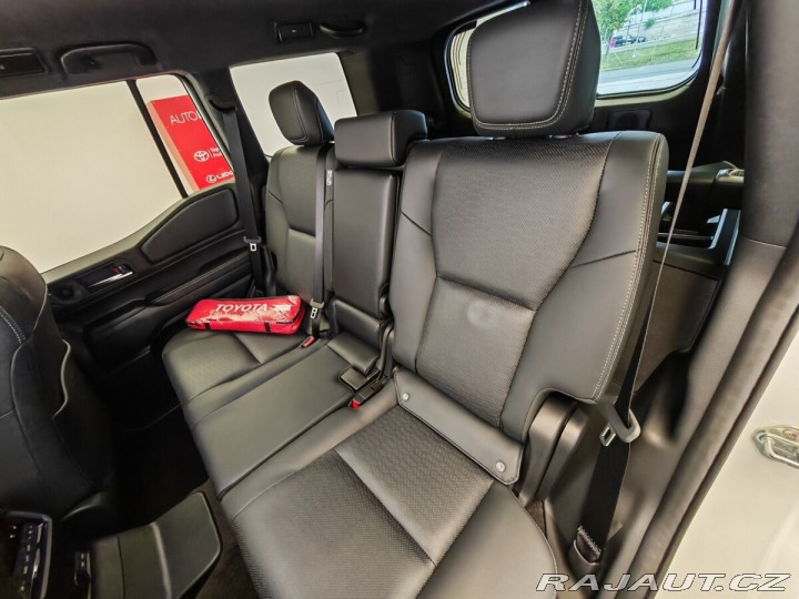 Toyota Land Cruiser 2.8 D-4D 204 k Executive 2025