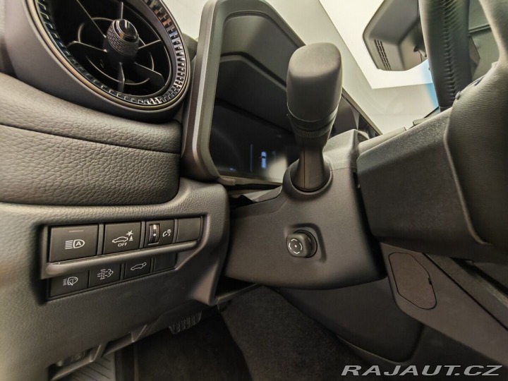Toyota Land Cruiser 2.8 D-4D 204 k Executive 2025