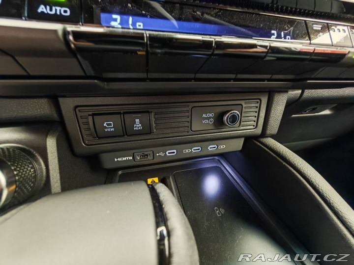 Toyota Land Cruiser 2.8 D-4D 204 k Executive 2025