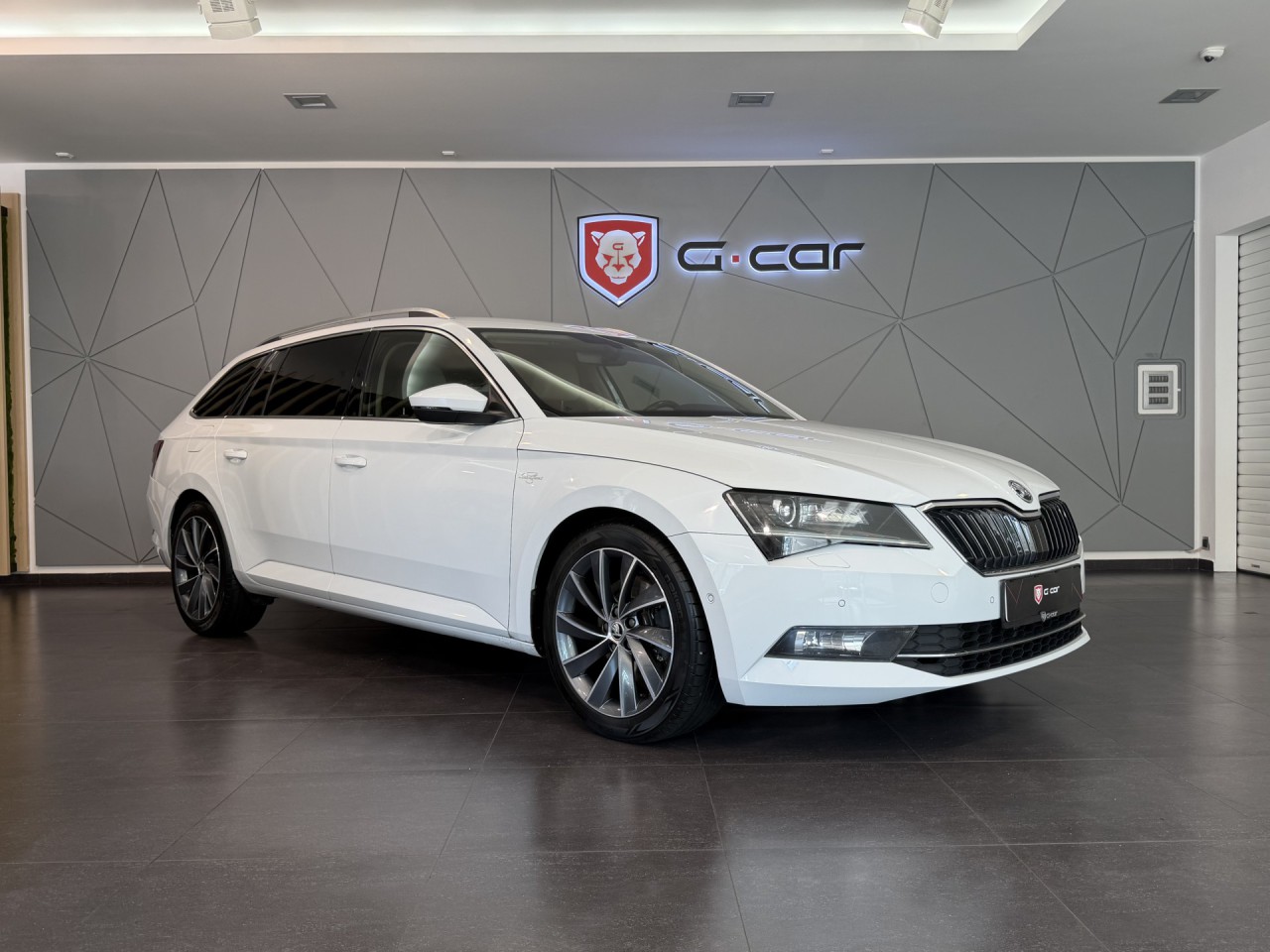 Škoda Superb kombi 2.0TDI 140kW 4x4 L&