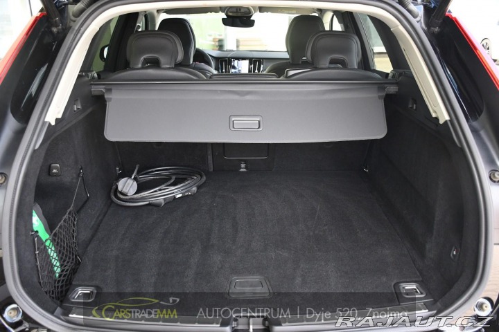 Volvo XC60 2.0T8 R-Desing RECHARGE 2023