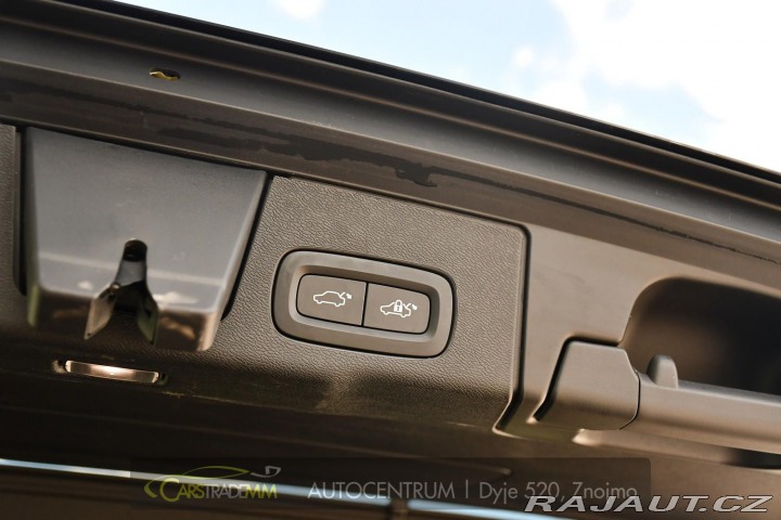 Volvo XC60 2.0T8 R-Desing RECHARGE 2023