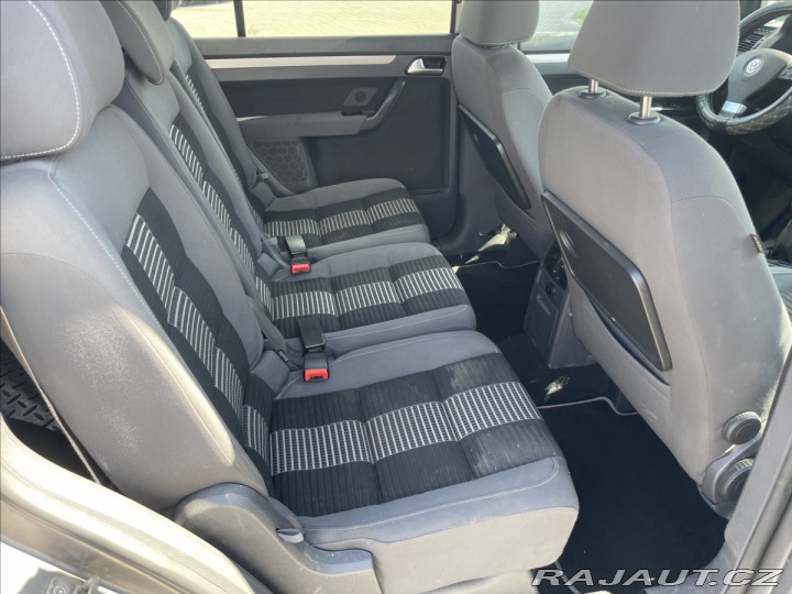 Volkswagen Touran 1,9 TDi 77kw 6rychlostí K 2009