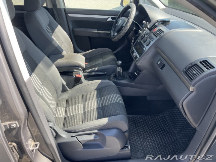 Volkswagen Touran 1,9 TDi 77kw 6rychlostí K 2009