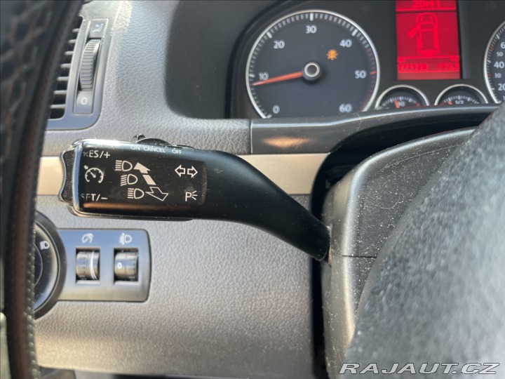 Volkswagen Touran 1,9 TDi 77kw 6rychlostí K 2009