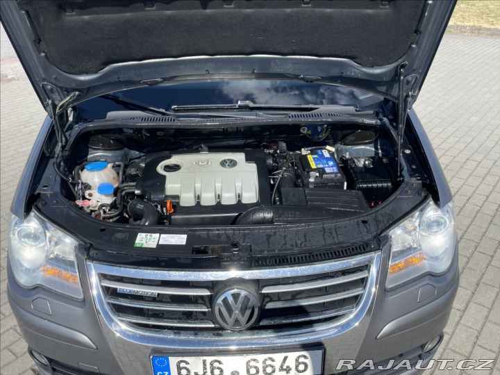 Volkswagen Touran 1,9 TDi 77kw 6rychlostí K 2009