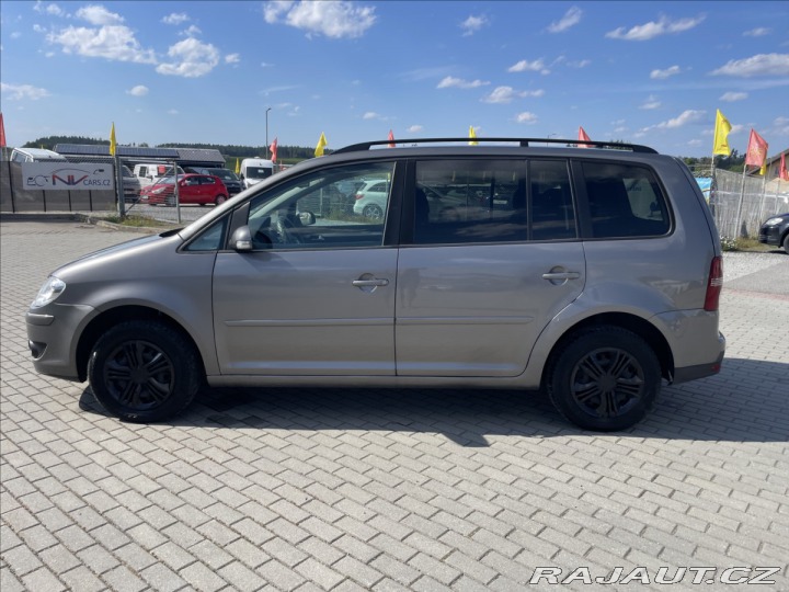 Volkswagen Touran 1,9 TDi 77kw 6rychlostí K 2009