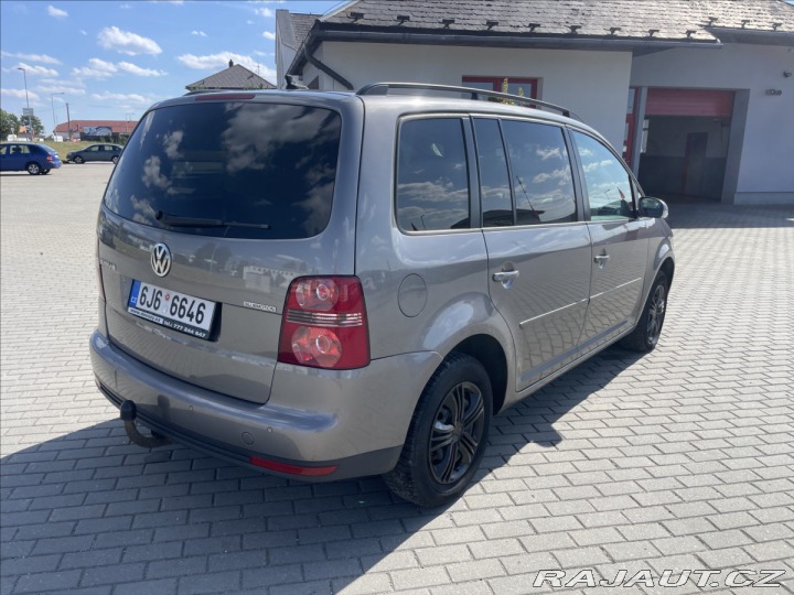 Volkswagen Touran 1,9 TDi 77kw 6rychlostí K 2009