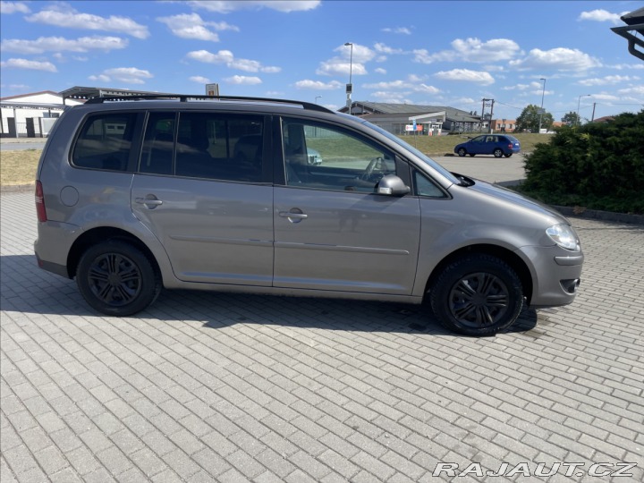 Volkswagen Touran 1,9 TDi 77kw 6rychlostí K 2009