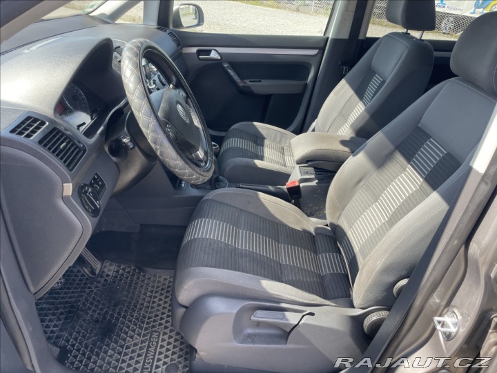 Volkswagen Touran 1,9 TDi 77kw 6rychlostí K 2009