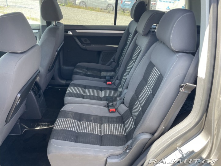 Volkswagen Touran 1,9 TDi 77kw 6rychlostí K 2009