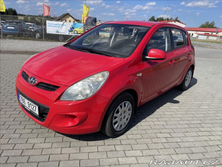 Hyundai i20 1,4 i 73kw Automat, Klima 2011
