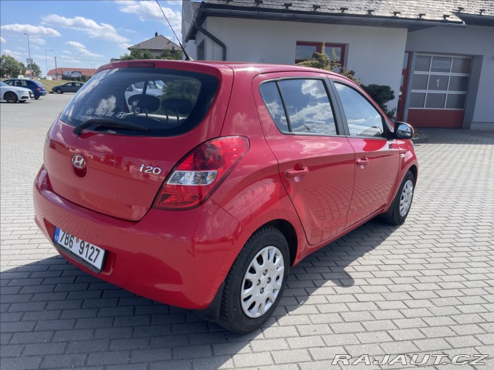Hyundai i20 1,4 i 73kw Automat, Klima 2011