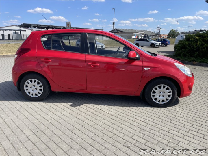 Hyundai i20 1,4 i 73kw Automat, Klima 2011