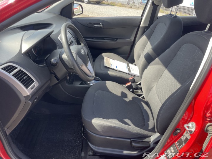 Hyundai i20 1,4 i 73kw Automat, Klima 2011