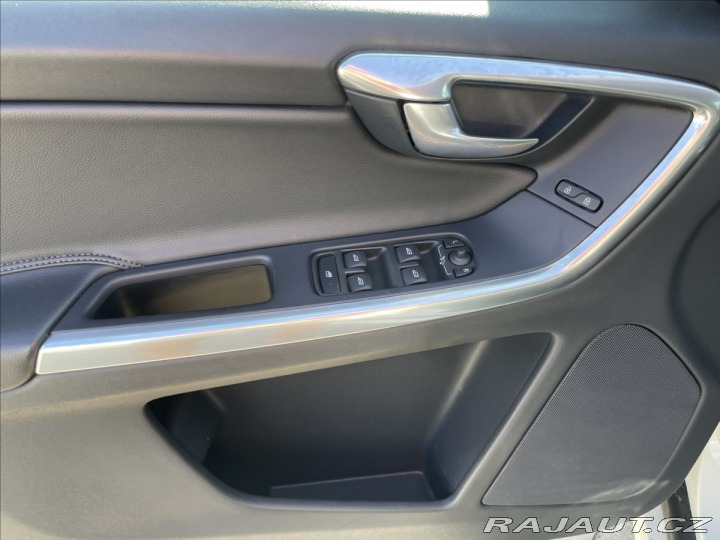 Volvo XC60 2,4 D4 Geartronic Kinetic 2015