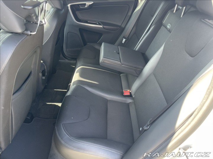 Volvo XC60 2,4 D4 Geartronic Kinetic 2015