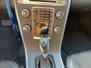 Volvo XC60 2,4 D4 Geartronic Kinetic 2015