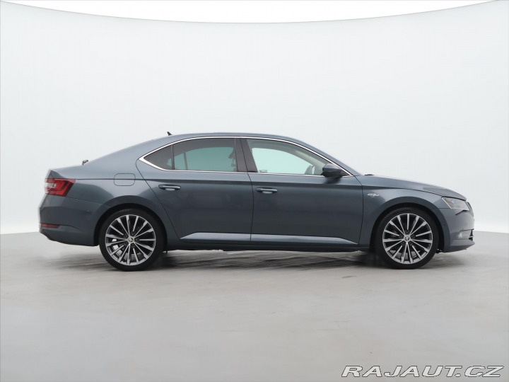 Škoda Superb 2,0 TDI 140kW DSG 4x4 CZ 2016