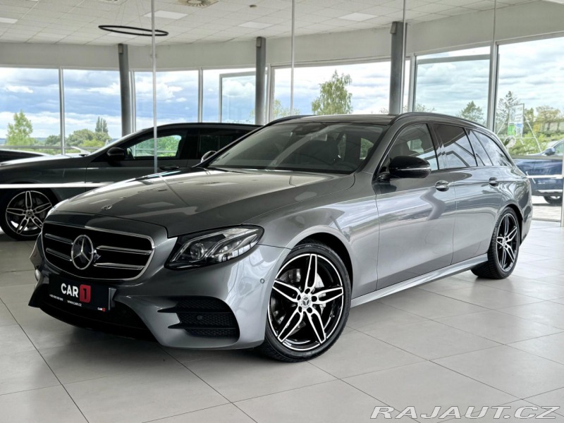 Mercedes-Benz E 220d 4Matic AMG*REZERVACE