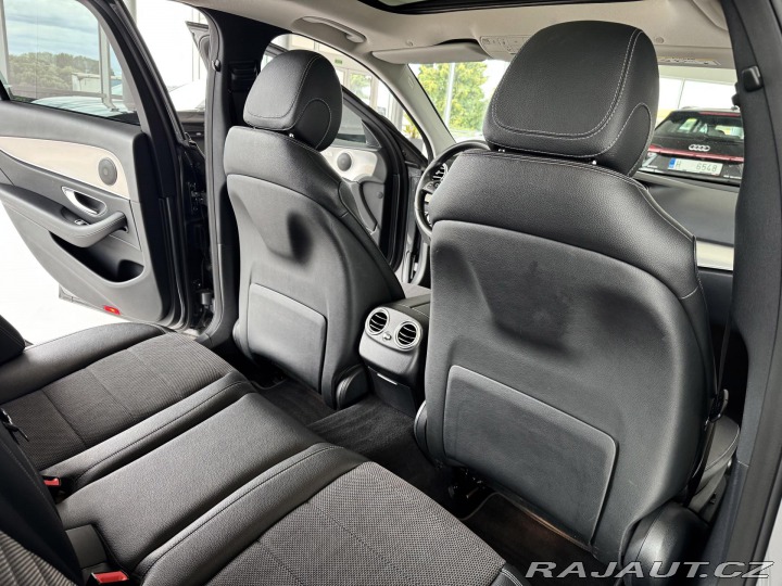 Mercedes-Benz E 220d 4Matic AMG*REZERVACE 2017