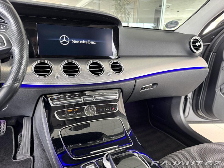 Mercedes-Benz E 220d 4Matic AMG*REZERVACE 2017