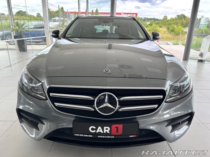 Mercedes-Benz E 220d 4Matic AMG*REZERVACE 2017