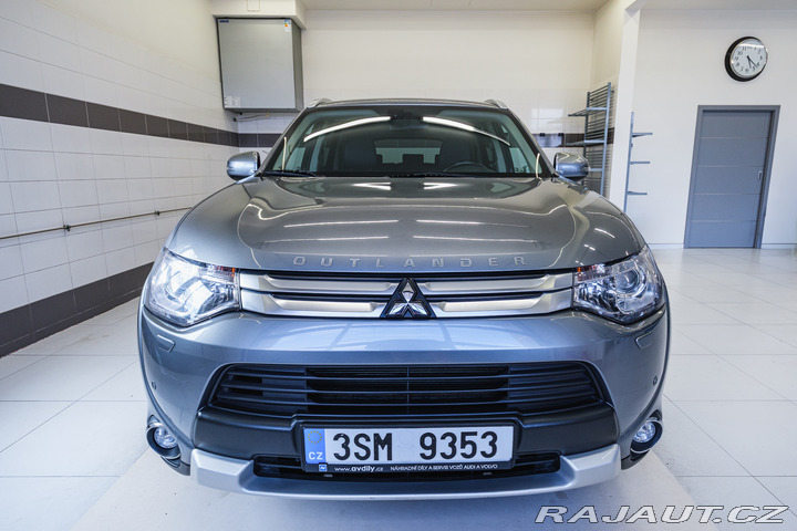 Mitsubishi Outlander 2.2DI-D 110kW AT 4X4 7.MÍ 2015