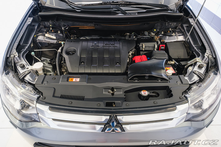 Mitsubishi Outlander 2.2DI-D 110kW AT 4X4 7.MÍ 2015