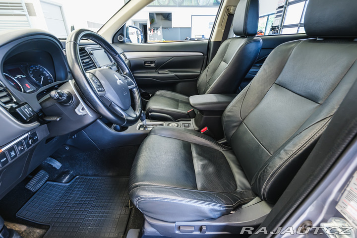 Mitsubishi Outlander 2.2DI-D 110kW AT 4X4 7.MÍ 2015