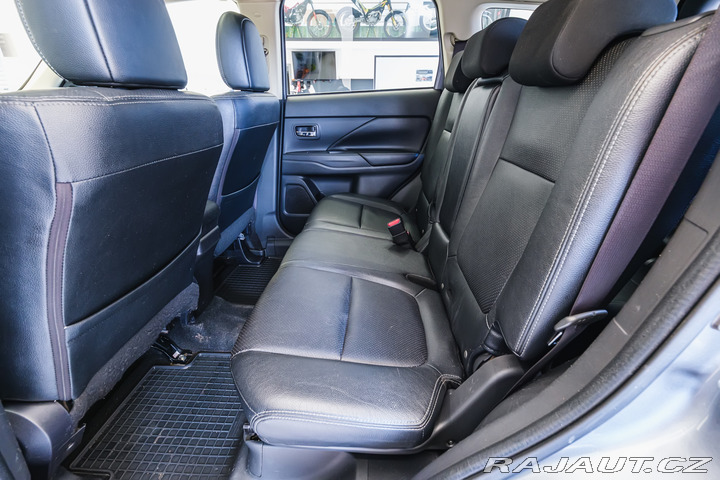 Mitsubishi Outlander 2.2DI-D 110kW AT 4X4 7.MÍ 2015