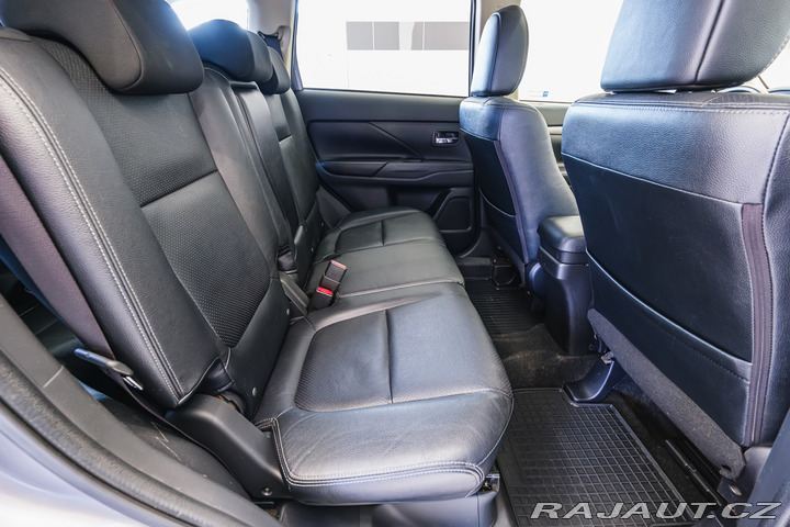 Mitsubishi Outlander 2.2DI-D 110kW AT 4X4 7.MÍ 2015