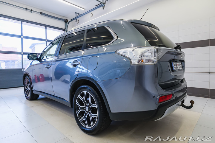 Mitsubishi Outlander 2.2DI-D 110kW AT 4X4 7.MÍ 2015