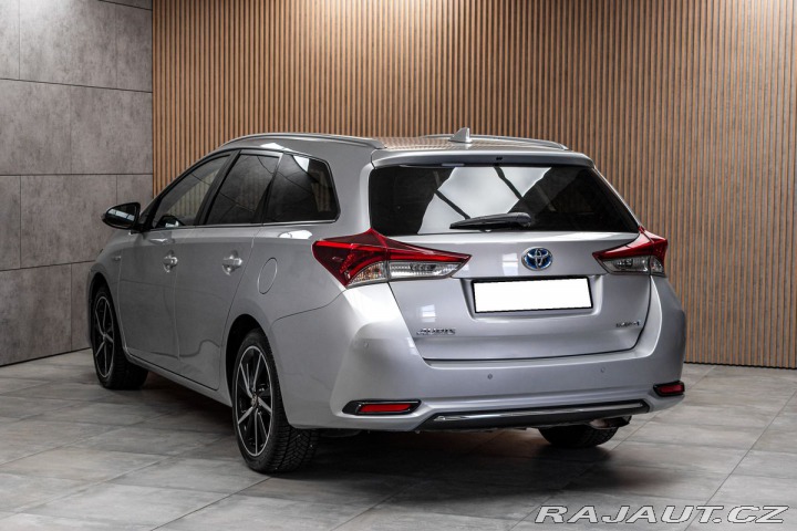 Toyota Auris 1.8 HYBRID*KAMERA*AUT. KL 2017
