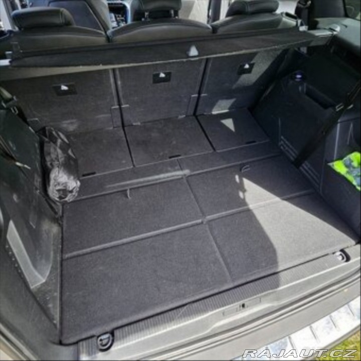 Peugeot 5008 1,2 ALLURE 7mist 2021