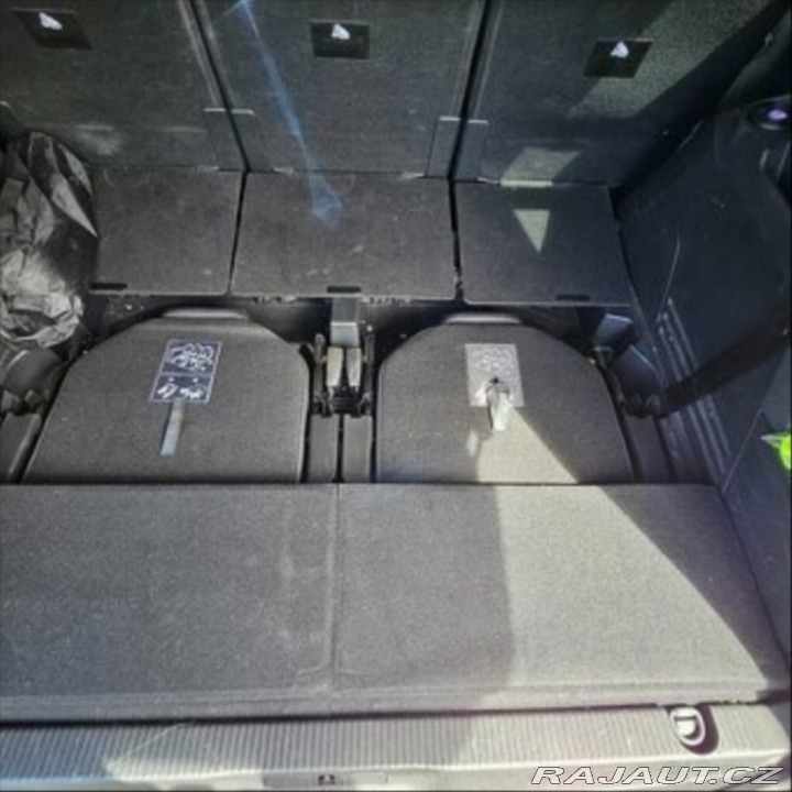 Peugeot 5008 1,2 ALLURE 7mist 2021
