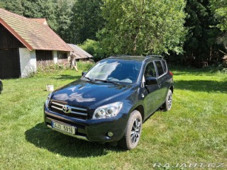 Toyota RAV4 2,2 r. v. 2008, spolehl 2008