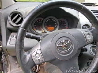 Toyota RAV4 2,2 r. v. 2008, spolehl 2008