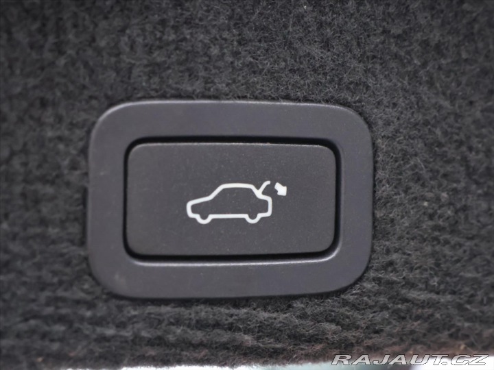 Volvo XC60 2,4 D3 120kW Momentum AWD 2011