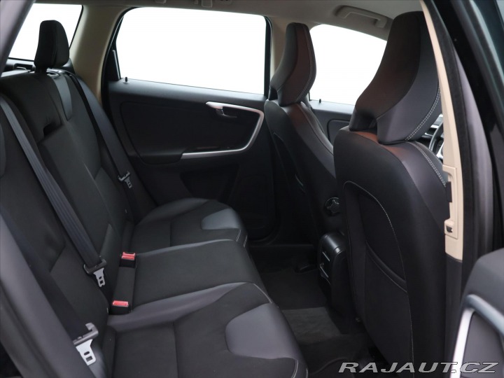 Volvo XC60 2,4 D3 120kW Momentum AWD 2011