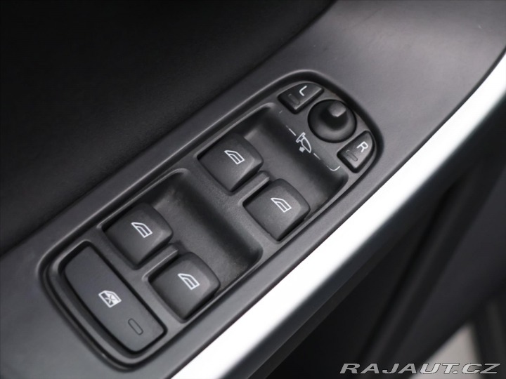 Volvo XC60 2,4 D3 120kW Momentum AWD 2011