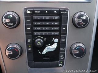 Volvo XC60 2,4 D3 120kW Momentum AWD 2011