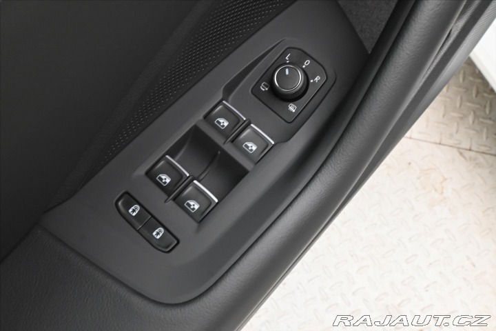 Volkswagen Passat 2,0 TDI 110 kW DSG Busine 2026