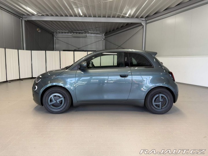 Fiat 500e Giorgio Armani Hatchback 2025