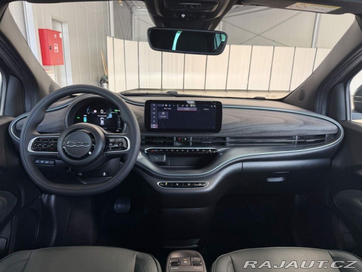 Fiat 500e Giorgio Armani Hatchback 2025