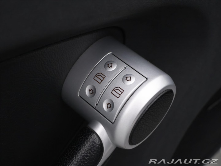 Mercedes-Benz SLK 3.5 350 V6 200kW Serv.kni 2005