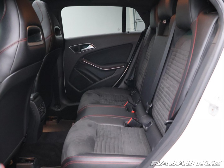 Mercedes-Benz CLA 2,1 220CDI 130kW 4MATIC C 2015
